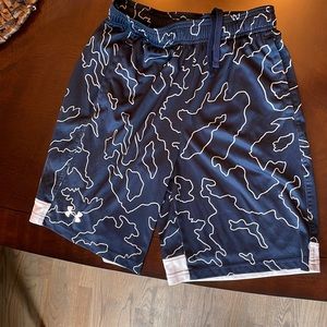 Boys L shorts